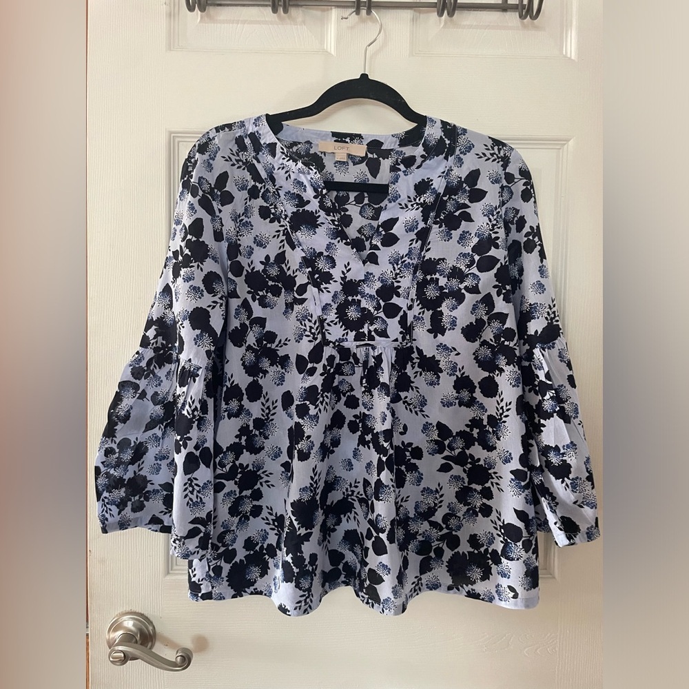 LOFT Navy and Light Blue Floral V-Neck Rayon Blend Tunic